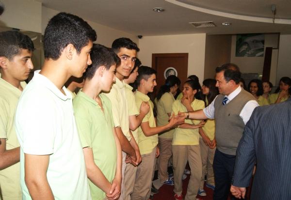 ÖĞRENCİ-SANAYİCİ BULUŞMASI kapsamında, öğrenciler ÖZLER PLASTİK Merkez tesislerini incelediler...